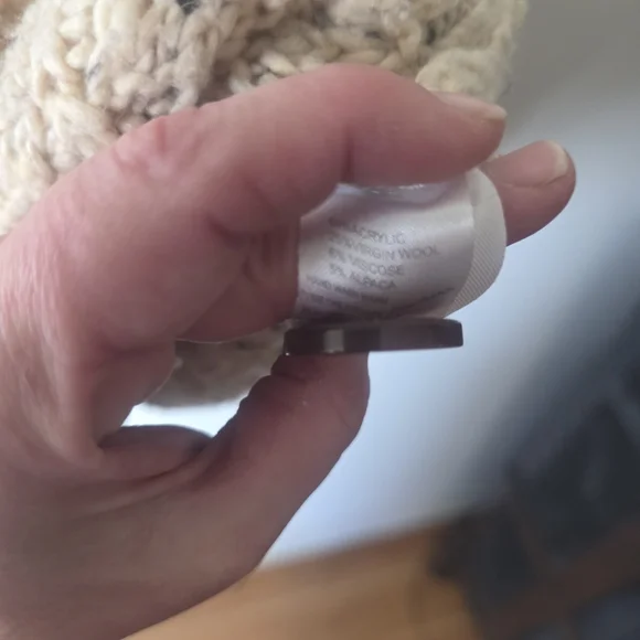 Isabella Sinclair Chunky Knit Cardigan Shawl Collar Cozy Cottage Core Sweater - Picture 6 of 7